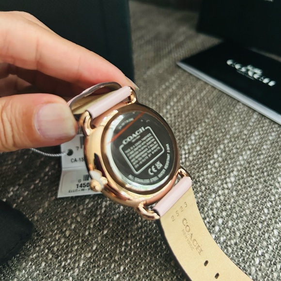 NWT Coach RoseGold Dial Elliot Genuine Leather Strap Watch - Picture 9 of 10